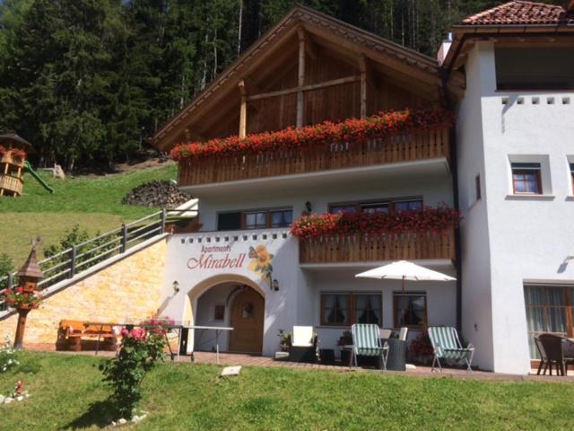 Apartments Mirabell Livinallongo Del Col Di Lana Exterior photo