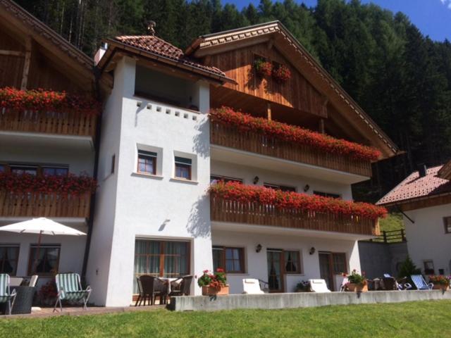 Apartments Mirabell Livinallongo Del Col Di Lana Exterior photo